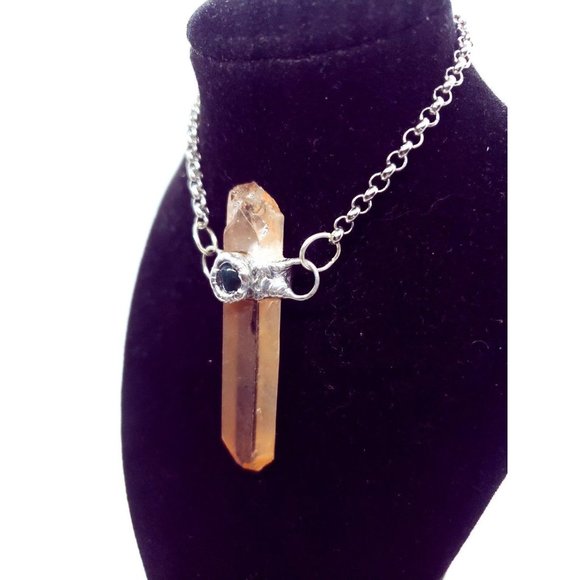 Tangerine quartz and moss agate crystal necklace - Picture 9 of 12